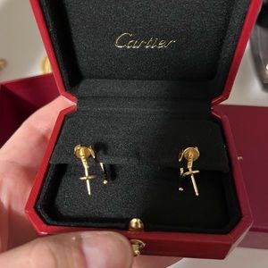 Juste un Clou earrings yellow gold. Perfect condition. Push present from cheater